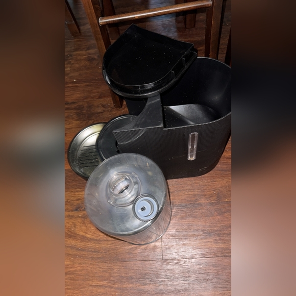 Automatic Self-feeder - Picture 3 of 5